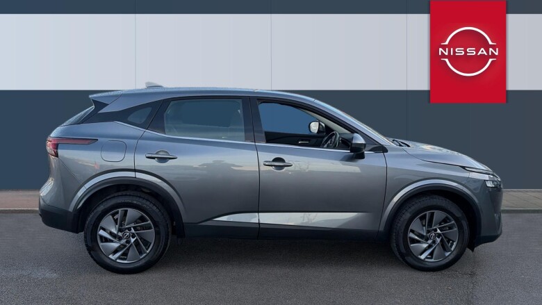 Nissan Qashqai 1.3 DiG-T MH Acenta Premium 5dr Petrol Hatchback